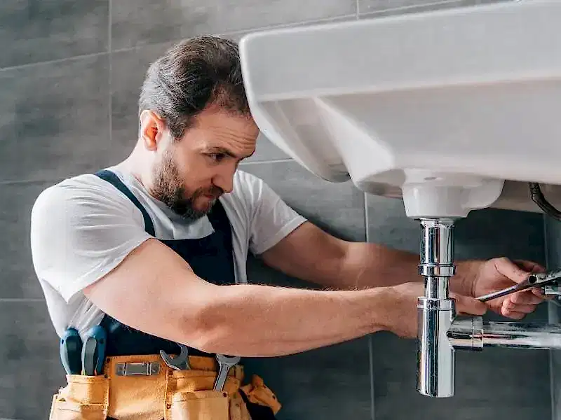 İstanbul su tesisatçı olarak eviniz, işyeriniz veya ofisinizdeki su tesisatı ile ilgili her türlü arıza , bakım ve onarımları hızlı servis ağımız ile 7/24 hemen çözmekteyiz. Firmamız İstanbul ve çevre illere 25+ yıllık tecrübe ile teknolojik aletleri de kullanarak 45 dakika içinde hizmet sunmaktadır.