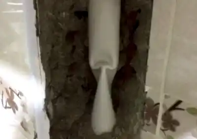 Bu kimyasal ürünler giderlerde oluşan tıkanıkları açmak için kullanılırlar. Ancak çok fazla kullanıldıklarında borulara zarar verebilirler. Her tıkanıklıkta bu ürünleri kullanırsanız zamanla lavabo boruları aşınacak, contalar zarar görecek ve çatlamalar meydana gelecektir. Bunun sonucu olarak su sızıntıları ve su kaçakları oluşacaktır.