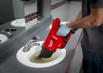 Lavabo gideri açma birçok kişinin merak ettiği bir konudur. Kimyasal ürünlerle bu işlem yapılabilir. Fakat evinde kimyasal ürünleri kullanmak istemeyenler de olacaktır elbette. Doğal yöntemlerle lavabo açmak için araştırmalar yapanlar, en kolay önerilerle mutfak temizliğine başlayacak.