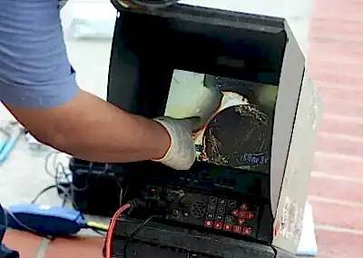 Pimaş boru atık su tesisatı tuvalet borusu, lavabo borusu ya da banyodaki gider borusundan kanalizasyona giden boru hattıdır. Bu boru hattı zaman içinde çeşitli sebepler nedeniyle tıkanabilir. Gerek kullanım hatası, gerekse tesisat problemleri nedeniyle tıkanan pimaş boruları açmak için farklı tıkalı pimaş açma yöntemleri denenebilir.