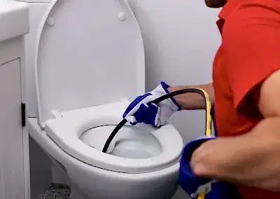 Tuvalet açıcı yerine profesyonel su tesisatçısının avantajları